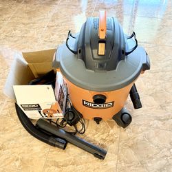 RIDGID Vacuum + Premium Car Cleaning Kit