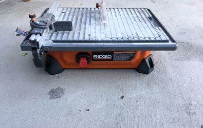 RIGID wet tile saw
