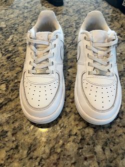 Kids Air Force 1’s size 2