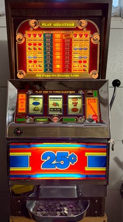 Bally 25¢ Progressive Quarter Slot Machine ‘77 1090