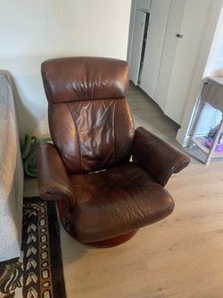 Reclining chair leather