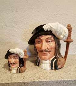 ROYAL DOULTON larg and small Toby Mug "Athos" 1955