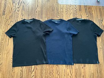 3 Perry Ellis Men’s T-Shirts – Size Medium – Excellent Condition