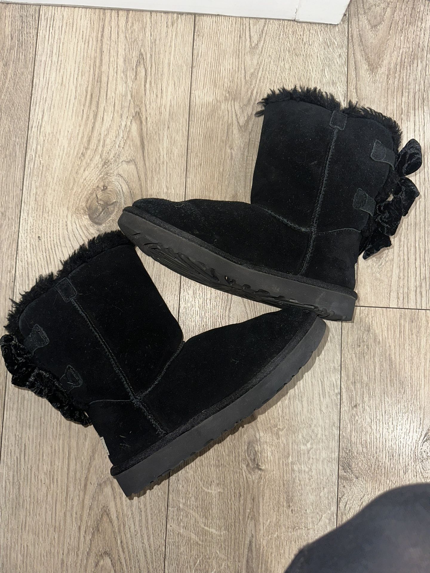 UGG Women's Bailey Bow Crushed Velvet Boots