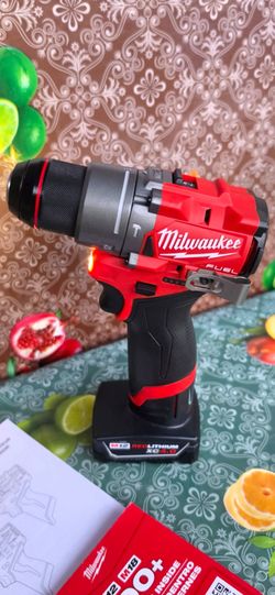 MILWAUKEE 
M12 FUEL 12-VOLT LITHIUM ION BRUSHLESS CORDLESS GEN-4  1/2 IN HAMMER DRILL WITH HIGH CAPACITY 4.0AH BATTERY