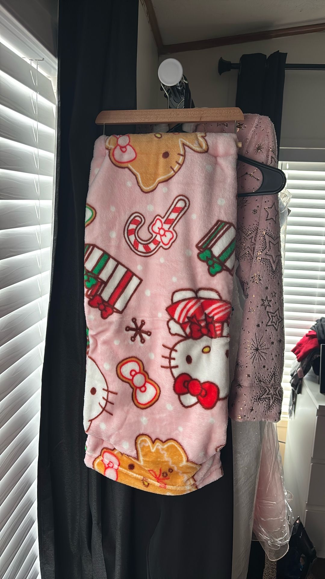 Hello Kitty Throw