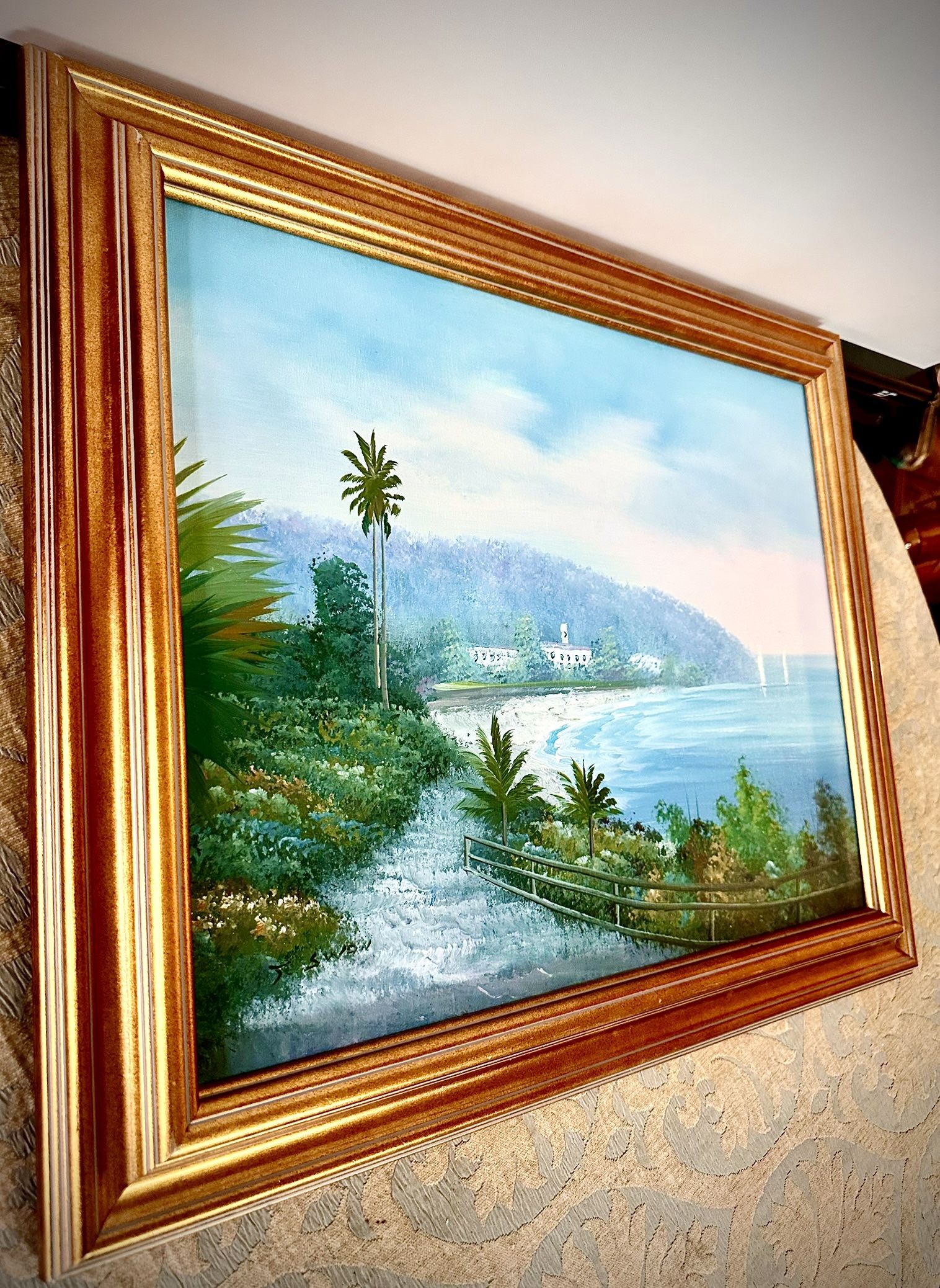 Beautiful original signed oil painting Seashore With dimensions H20xL24 inch Lbs 4.2. This is a gorgeous framed and signed painting in excellent condi