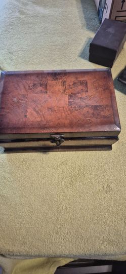 Jewelry box