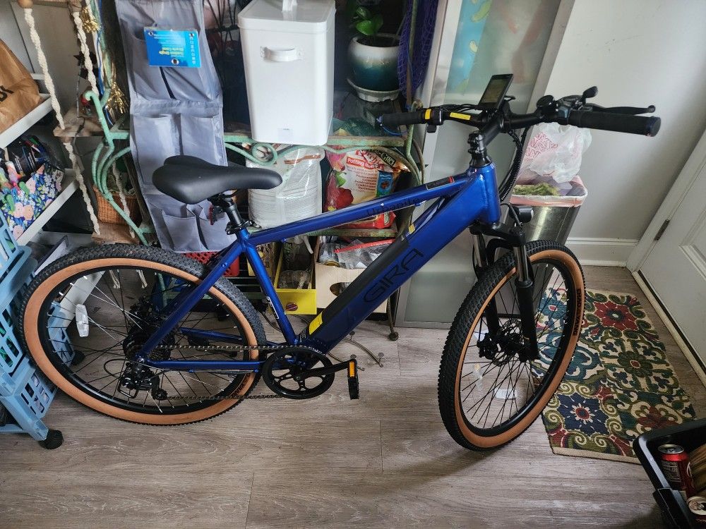 Ozone 500 Adults' Gira 26 in Urbanite Electric Bike