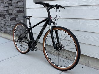 Specialized Hybrid/Gravel Bike w/ Disc