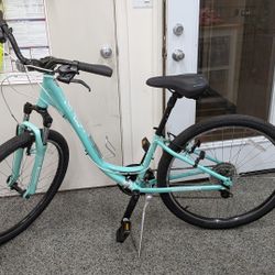 Schwinn Sierra Women's Bike. Like New 