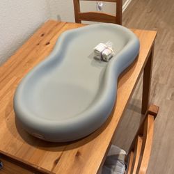 Keekaroo Peanut Baby Changing Pad