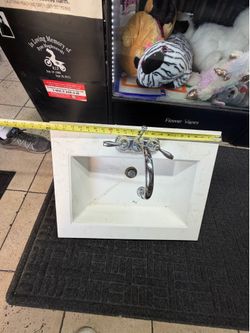 25" White Bathroom Vanity Sink Top w/ Chrome Faucet & Water Lines Included