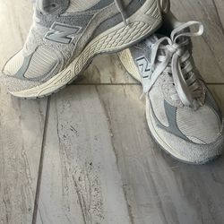 New Balance 2002R