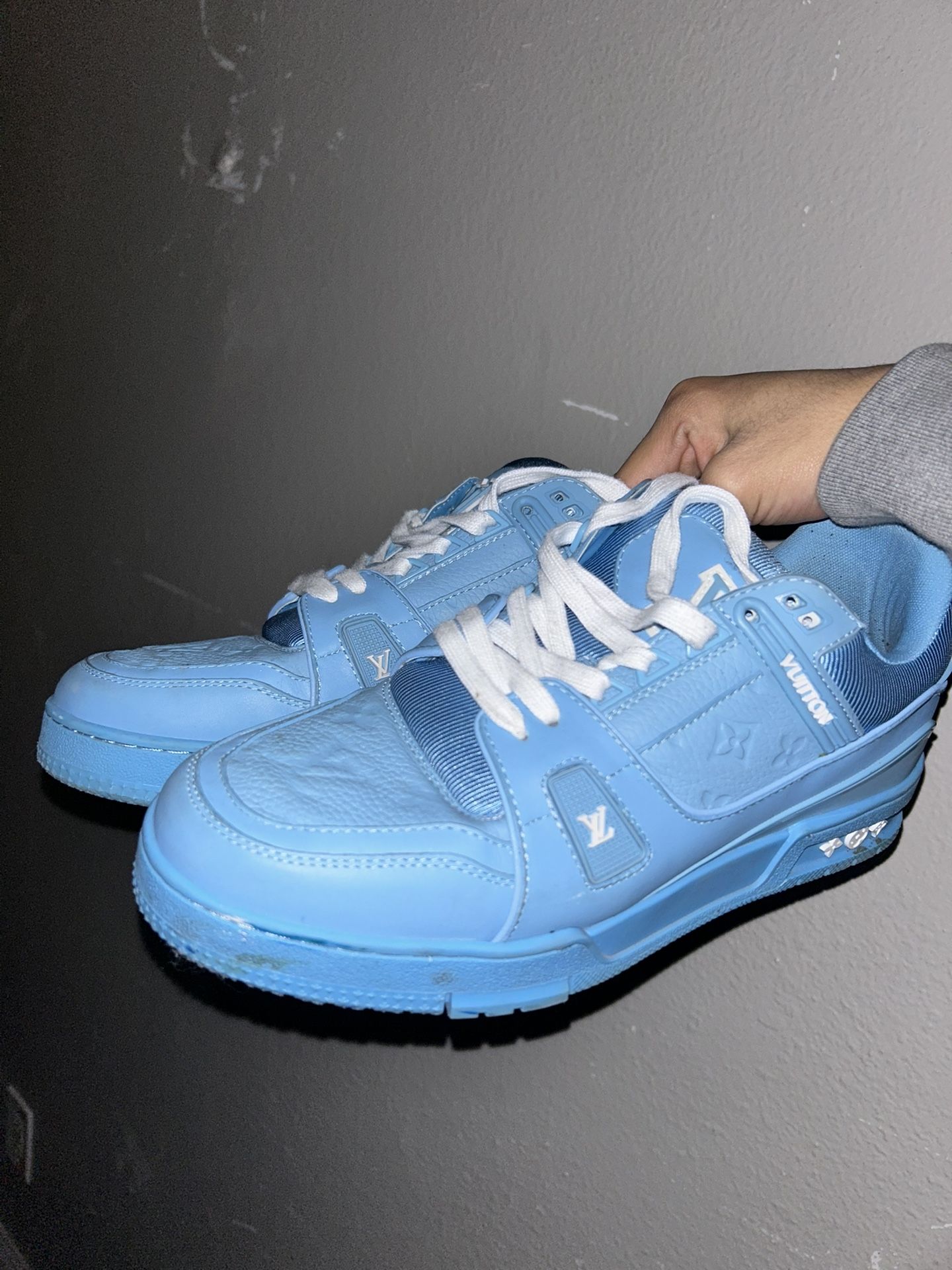 LV trainer sneakers Size 9.5