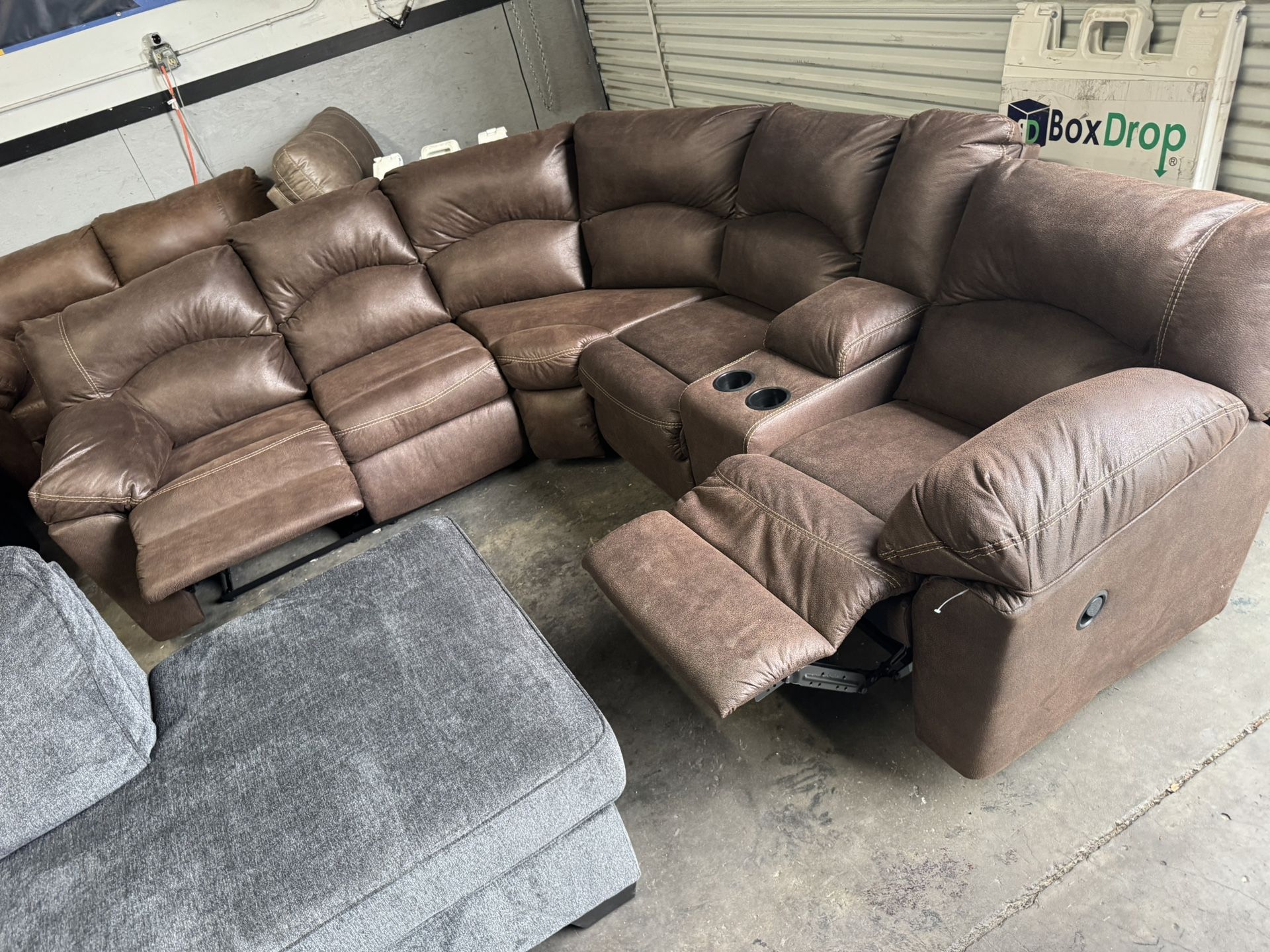  🛋️ Blowout Furniture Sale – While Supplies Last!