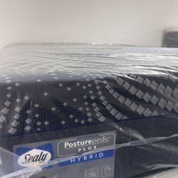 Sealy Posturepedic Plus Hybrid King Size