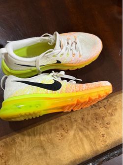 Woman’s Nike air max size 7