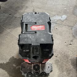 M18 FUEL 6 Gal. Cordless Wet/Dry Shop Vacuum W/Filter, Hose and AIR-TIP 