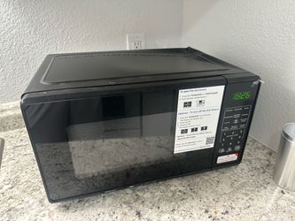 0.7 cu ft Mainstays Microwave