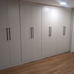 Closet And Cabinets 