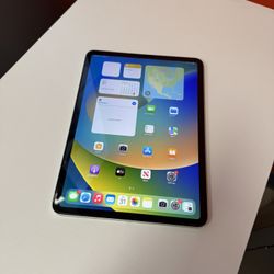 Apple 11” iPad Pro 128GB WiFi+Cellular!