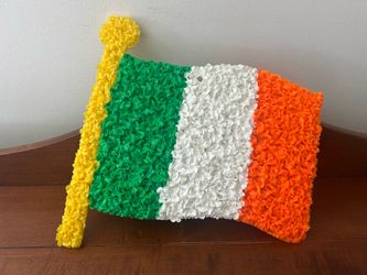 Glitter Plaque Melted Popcorn Ireland Irish Flag 13.75” long x 13.5” tall