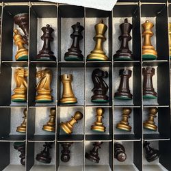 Quality Chess Pieces + Box 3.75” King