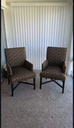 2 Lounge chairs