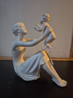 Mother with baby statue from Germany kaiser