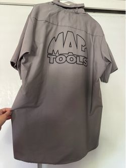 Mac Tools button up