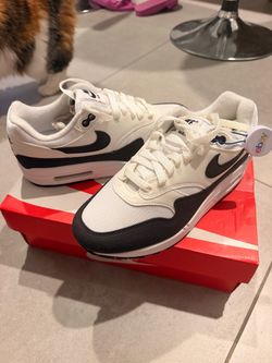 NEW JN BOX Nike Air Max 1 White Black Womens 8.5 us size  trending running Sneakers