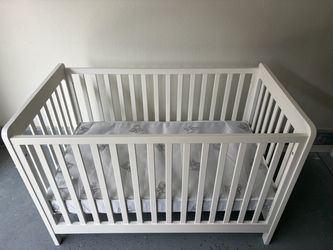 Pottery barn Crib (the land of nod) with Mattress