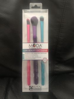 New Makeup Brush 3 piece Set