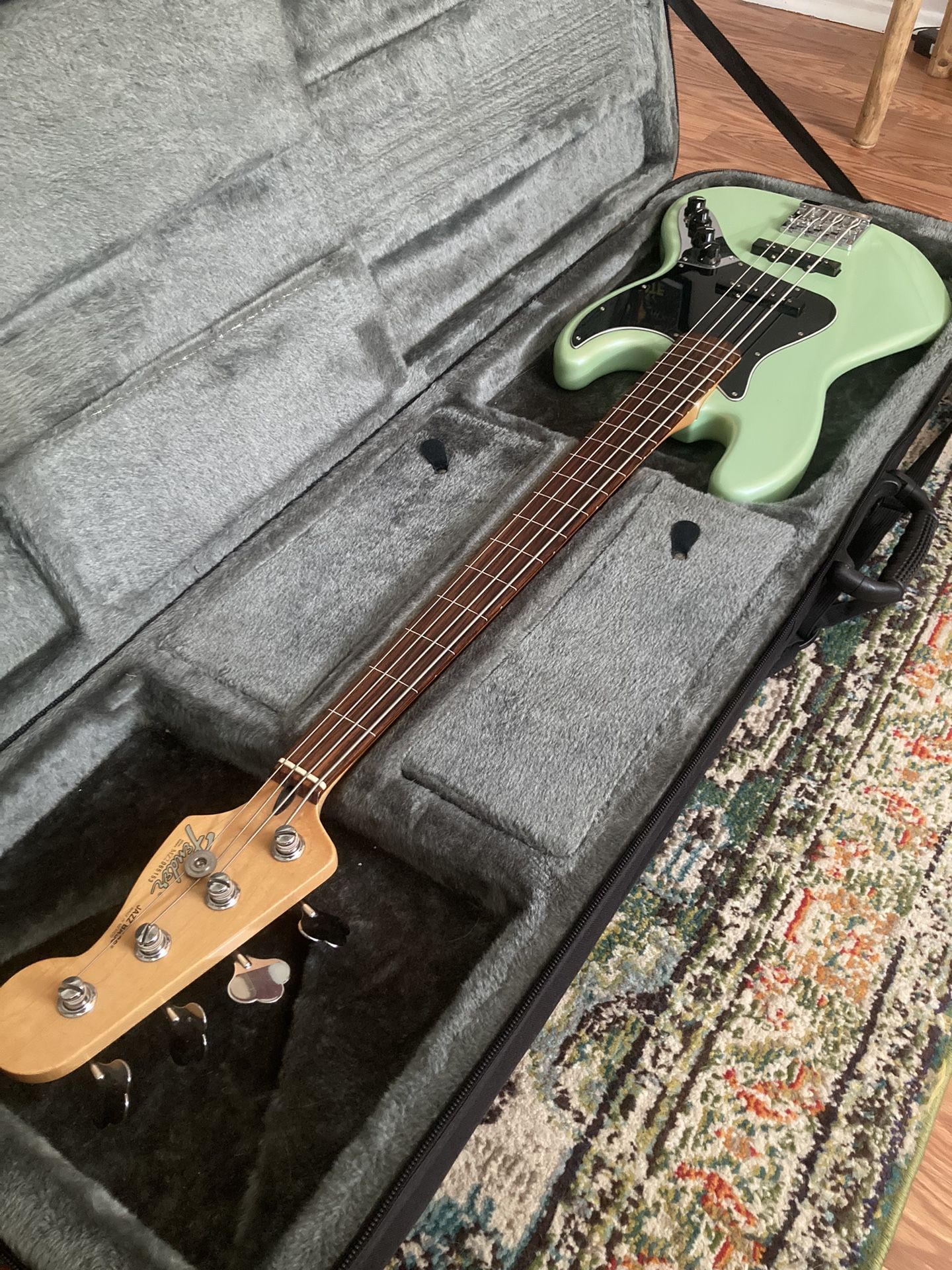 Fender Fretless Jazz Bass Guitar