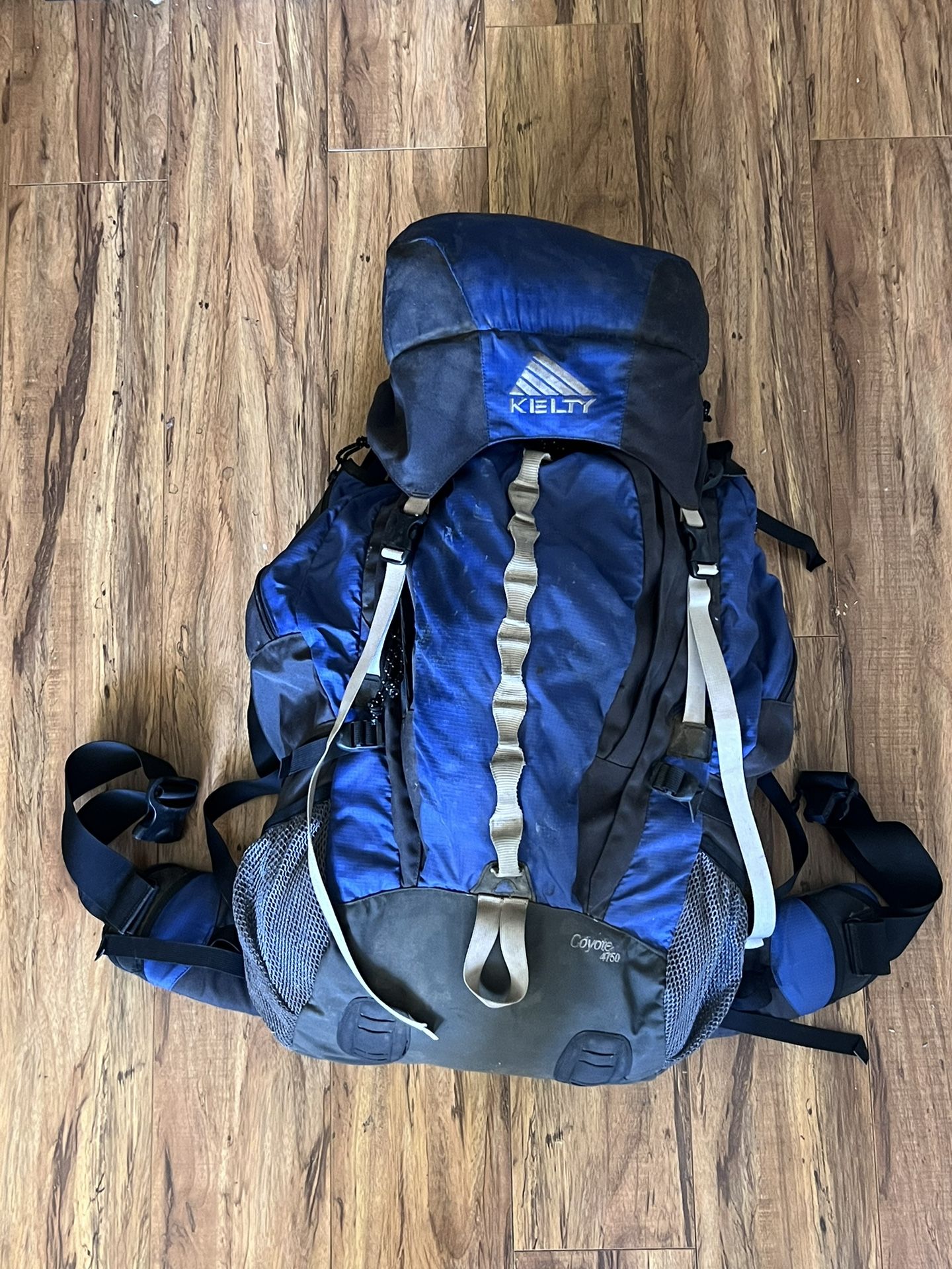 Kelty Coyote 4750 Backpack Internal Frame Hiking Camping Bag $50 OBO