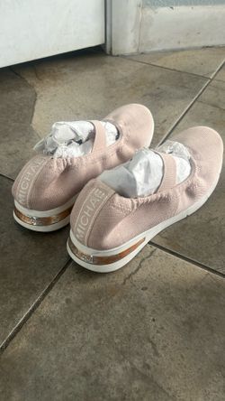 MK Girls Shoe Size 2 (Sandals Is Free)