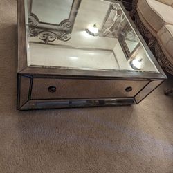 Art Van Mirror Coffee Table With 4 End Tables