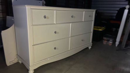 Havertys Ashebrooke 7-drawer dresser
