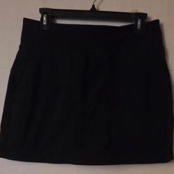 Athleta Skort Black Sz M With Zipper In Back pocket 
