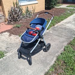 Navy Blue Maxi Cosi Zelia Luxe Stroller 