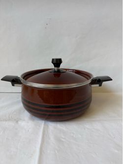 Vintage West Bend "Scandia" 3 Quart Brown Enamelware Saucepan with Handles and a Lid