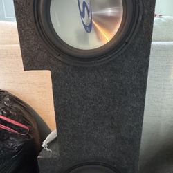2 Enclosed Subwoofers - Alpine S12