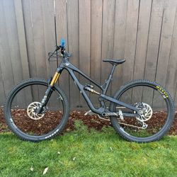 YT CARBON CORE FOUR BLACK MAGIC 2023