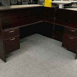 BEAUTIFUL RECEPTION DESK *can deliver*