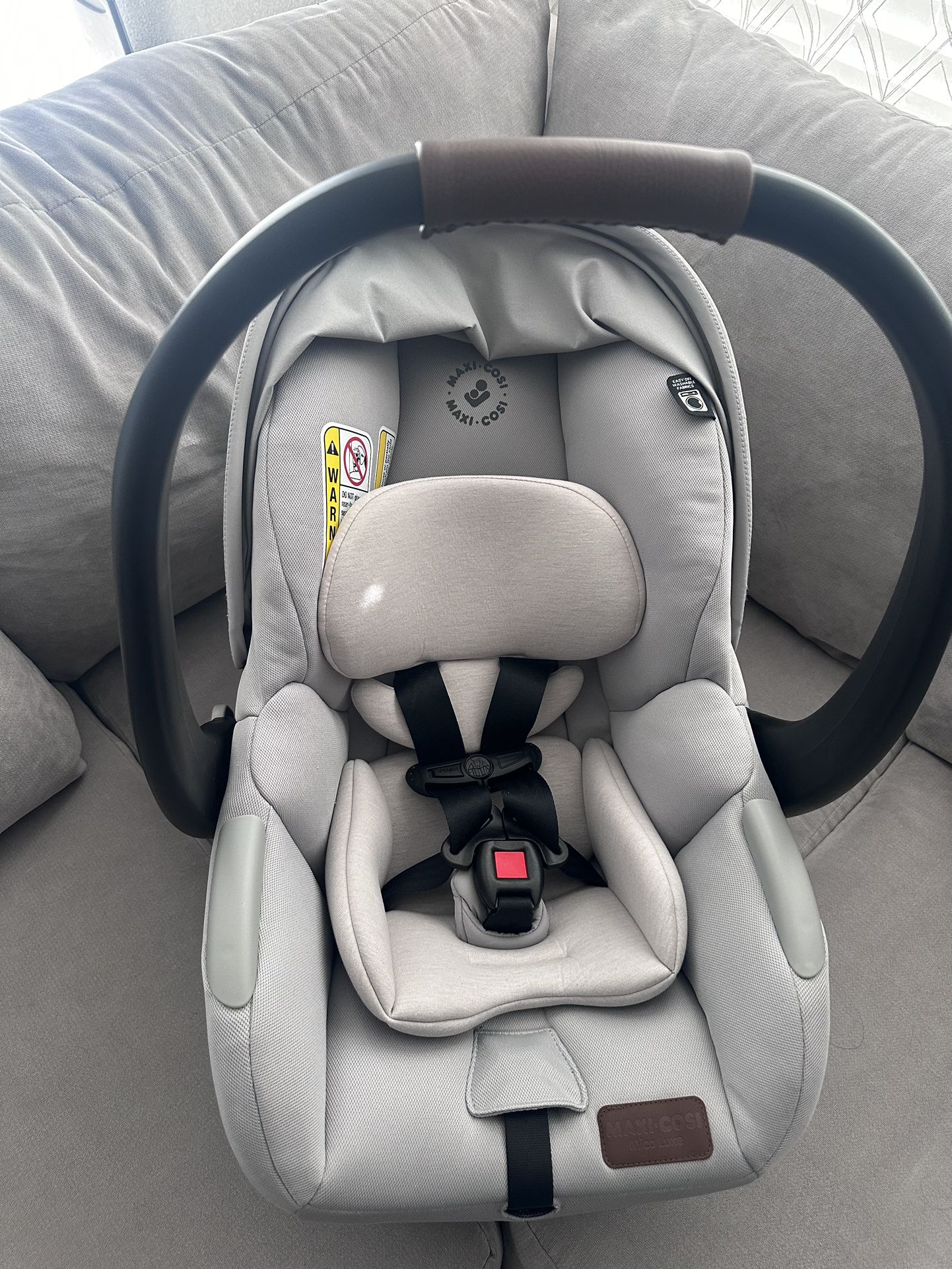 Maxi-Cosi Infant Car Seat & Base