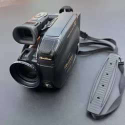 Quasar Palmcorder IQ VM555 VHS-C Camcorder X12 Zoom Bundle w/ Case Tapes Charger