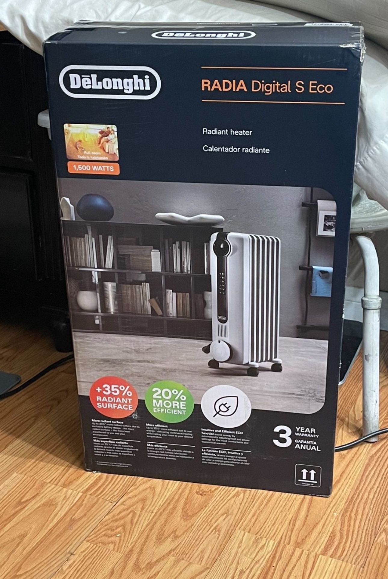 Kids Room NEW DeLonghi Up to 1500W Oil-filled Radiant Electric Space Heater Light Gray