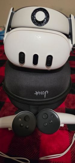Meta Quest 3 w/ case and upgraded head strap