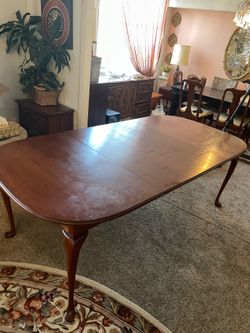 Extendable Dining Table with 2 Leaves + Custom Table Protector